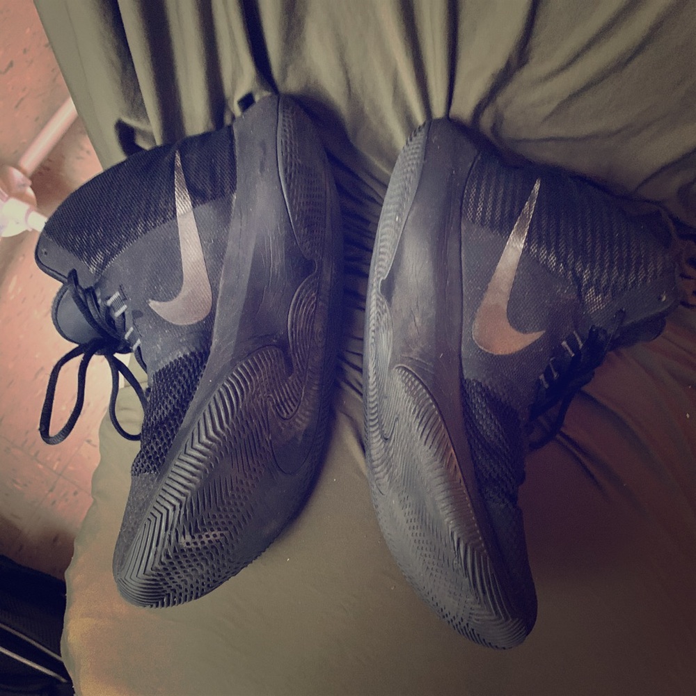 Nike Air Precision Sneakers